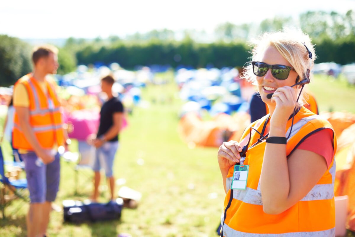 festival staff organisation personnel benevoles roles cles